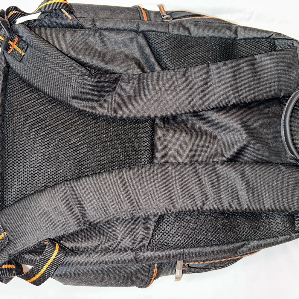 Solo Tech Backpack - Picture 4 of 4